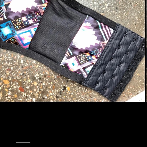 Bikini with two sets of bottoms - Picture 2 of 10